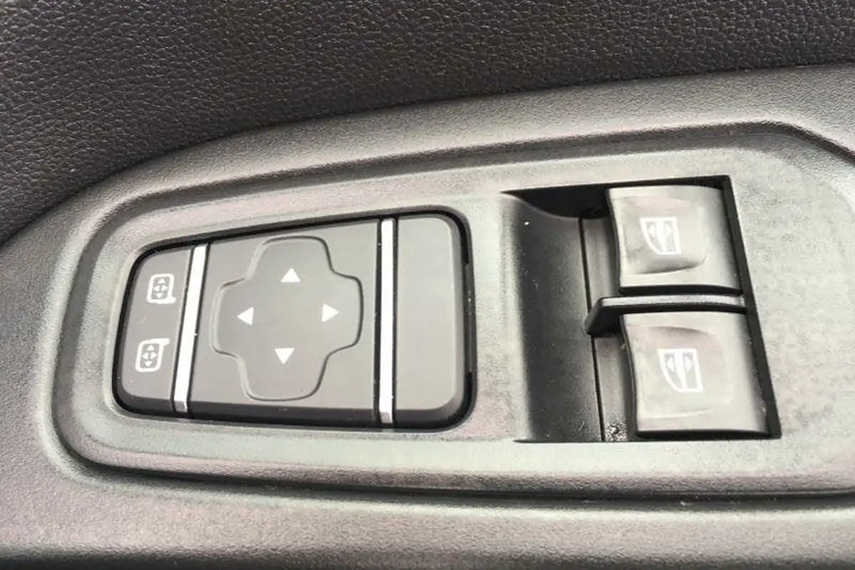2023-renault-trafic-20dci-sl28-130-business-big-16