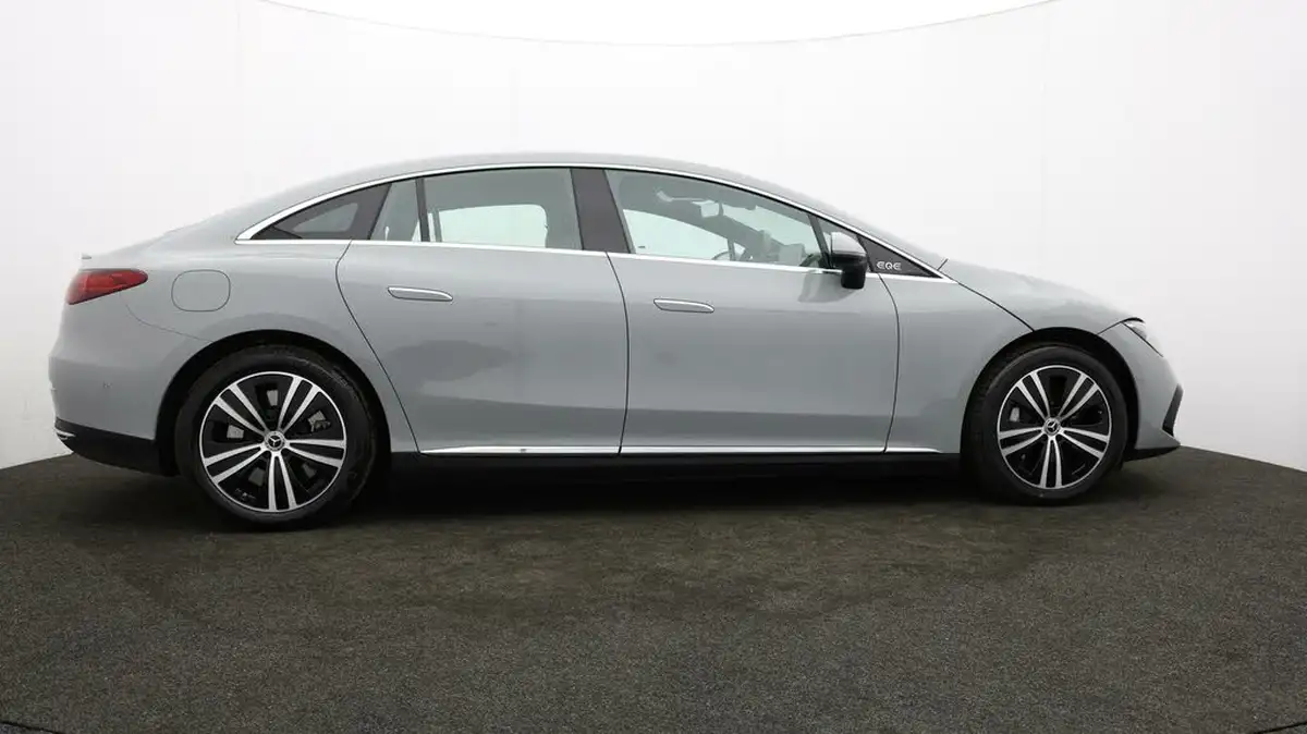 2023-mercedes-benz-eqe-e-eqe-300-sport-edition-big-30