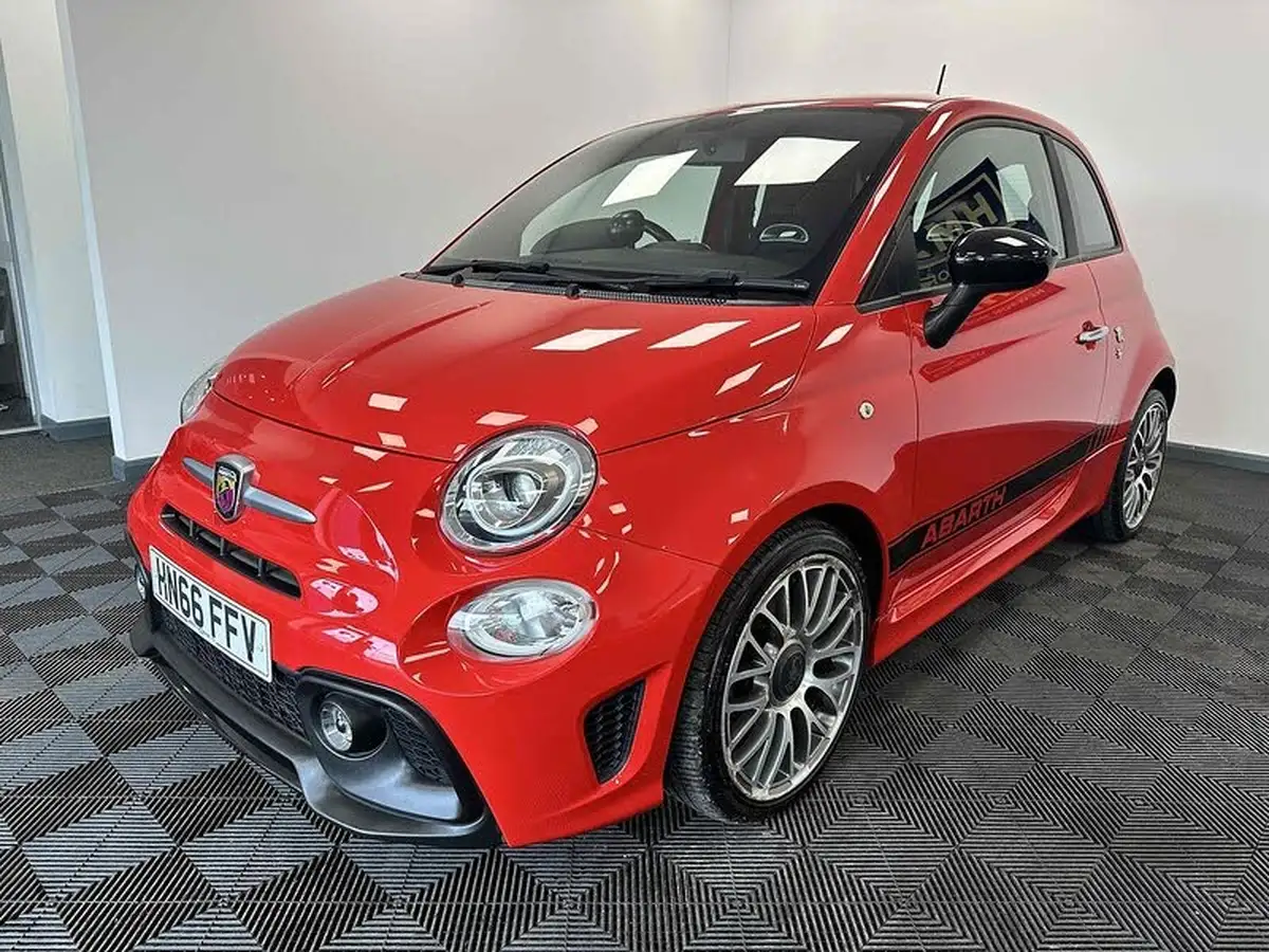 2016-abarth-595-14-tjet-big-2