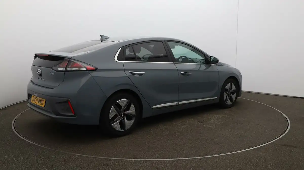 2021-hyundai-ioniq-16-gdi-premium-se-hybrid-big-44