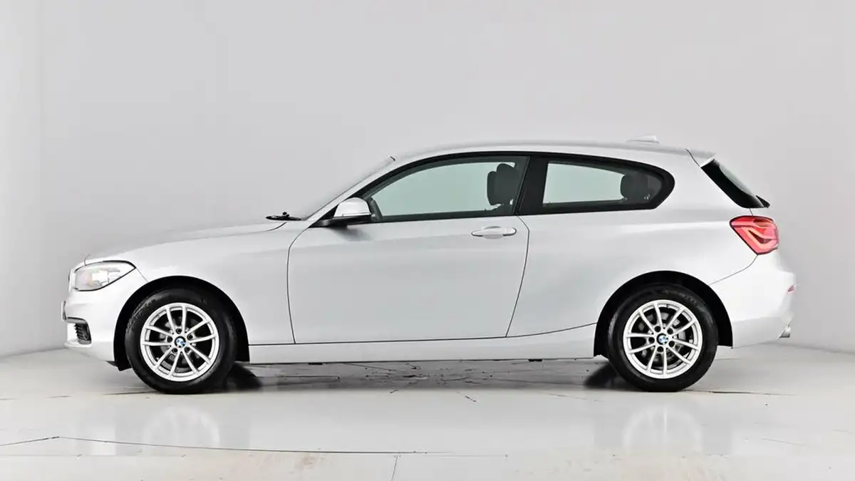 2017-bmw-1-series-20td-118d-se-3d-big-56