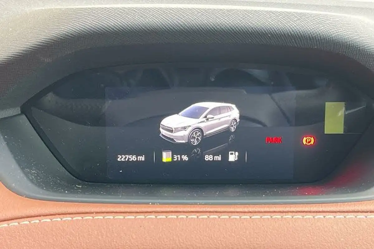 2023-skoda-enyaq-e-80-82-kwh-station-wagon-big-12