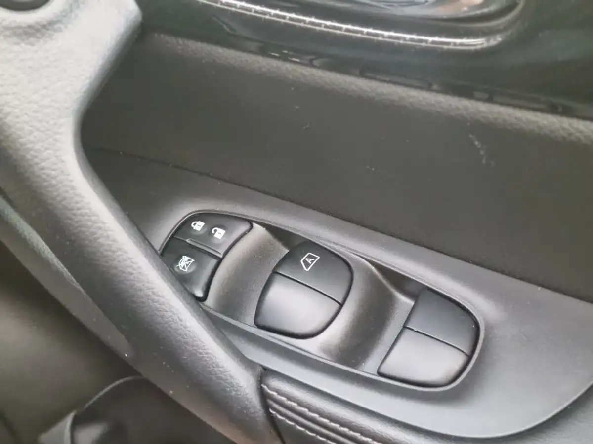 2020-nissan-x-trail-17dci-tekna-5-seat-big-13