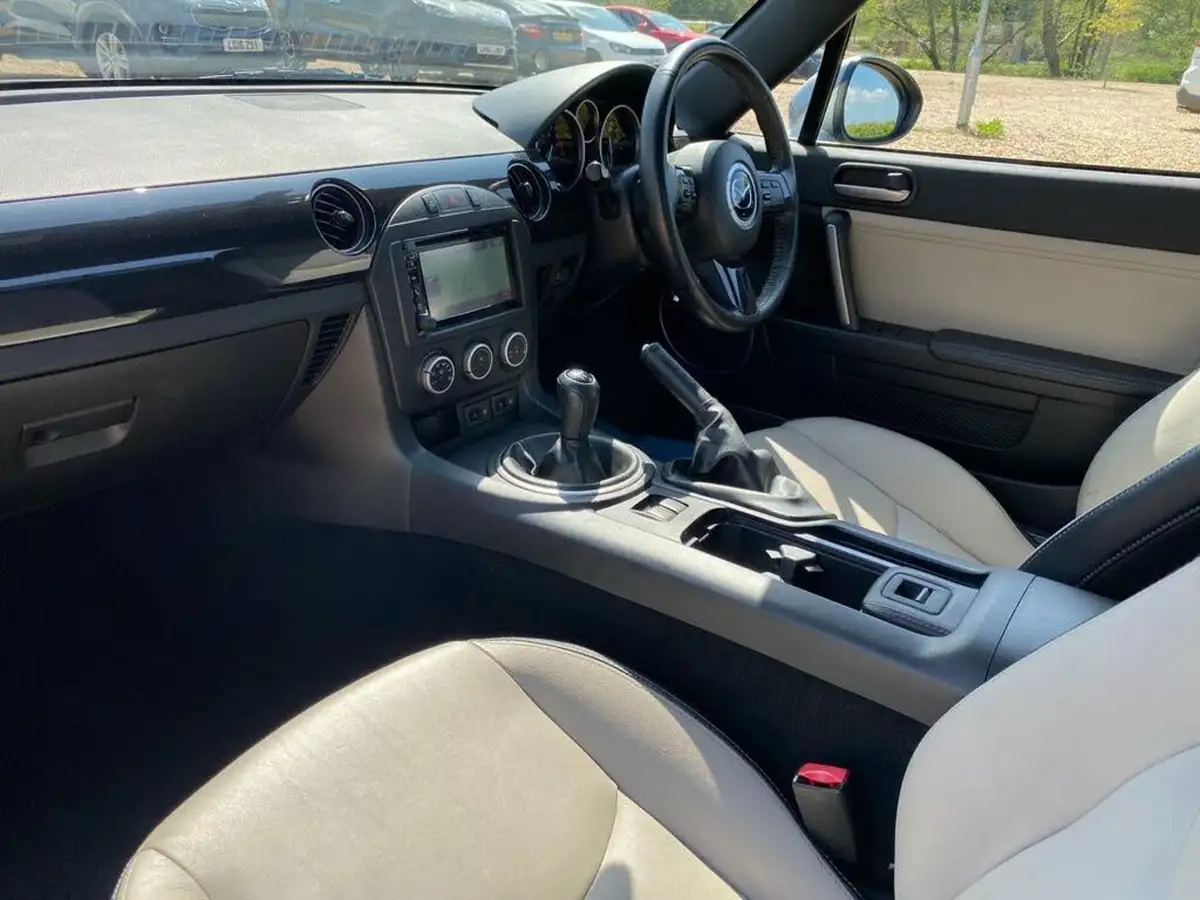 2014-mazda-mx-5-18-roadster-sport-venture-big-30