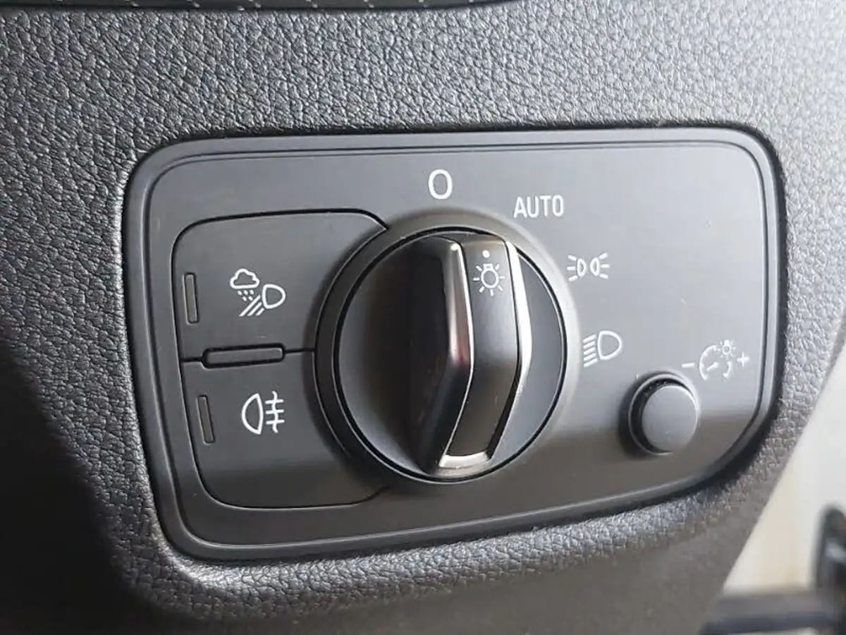 2018-audi-q2-16tdi-s-line-116ps-s-tronic-big-19