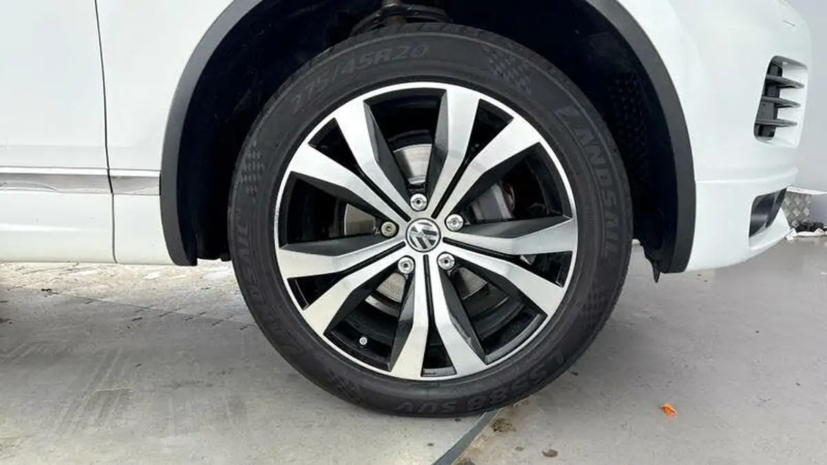 2014-volkswagen-touareg-30td-r-line-245ps-bmtss-big-4