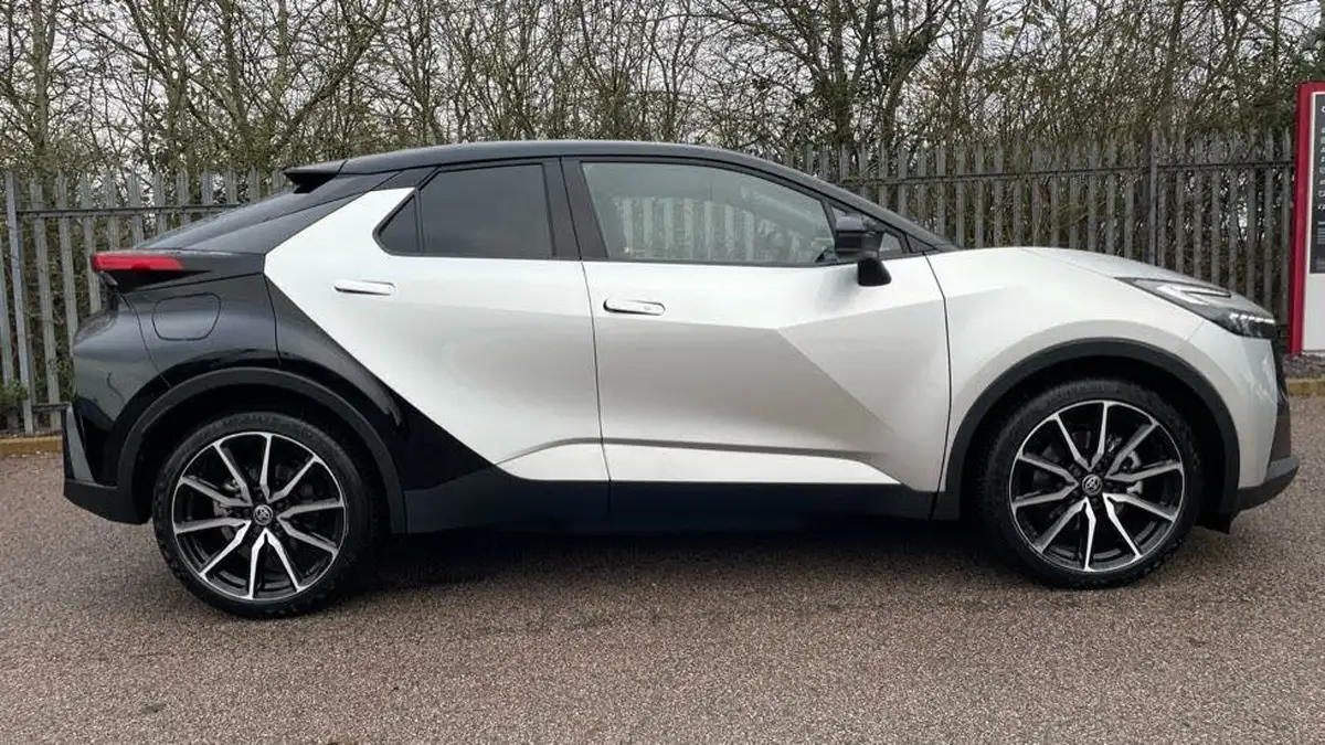 2024-toyota-c-hr-20-vvt-i-gr-sport-220bhp-plug-in-safety-packpremium-pack-big-6