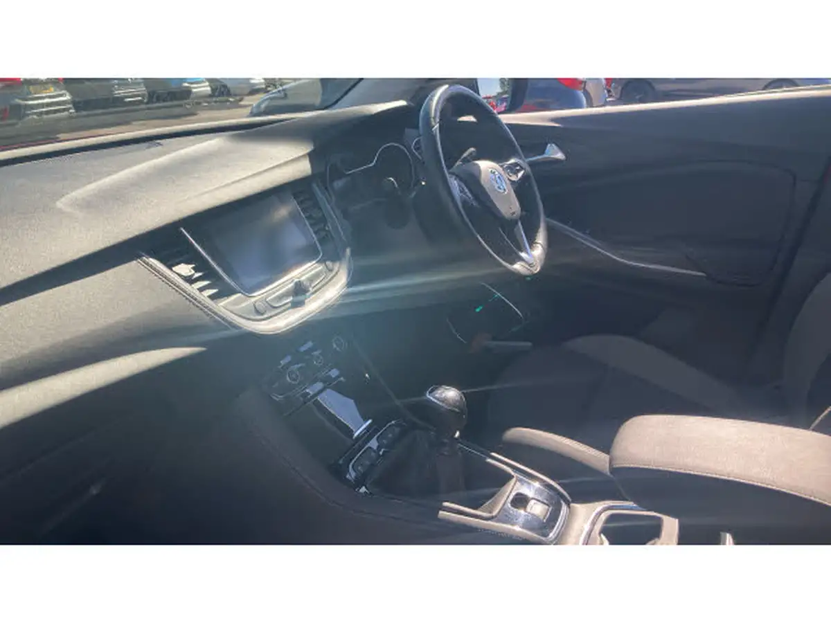 2019-vauxhall-grandland-x-12-tech-line-nav-big-8