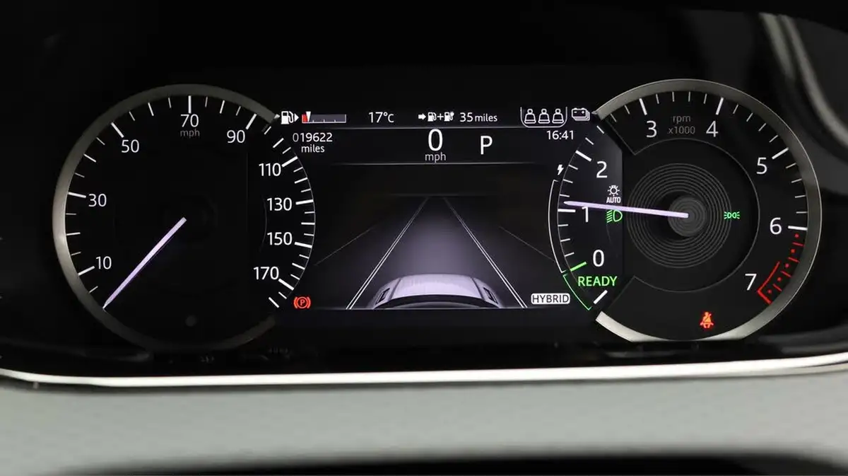 2023-land-rover-range-rover-evoque-15-p300e-r-dynamic-s-big-9