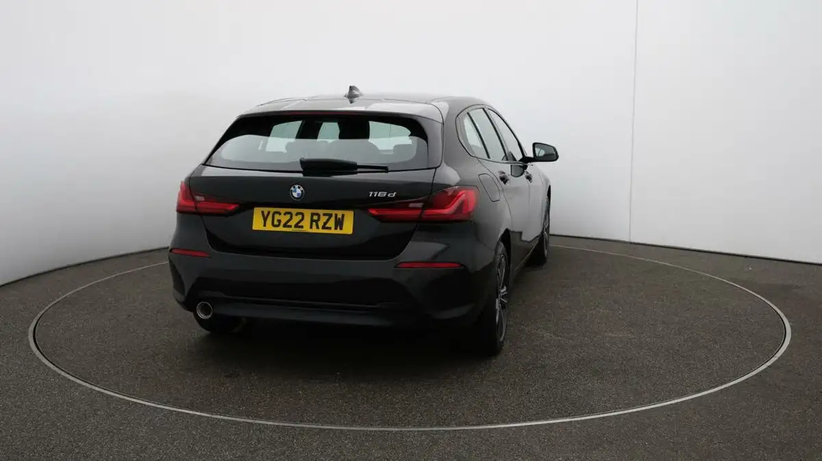 2022-bmw-1-series-15td-116d-sport-dct-big-48