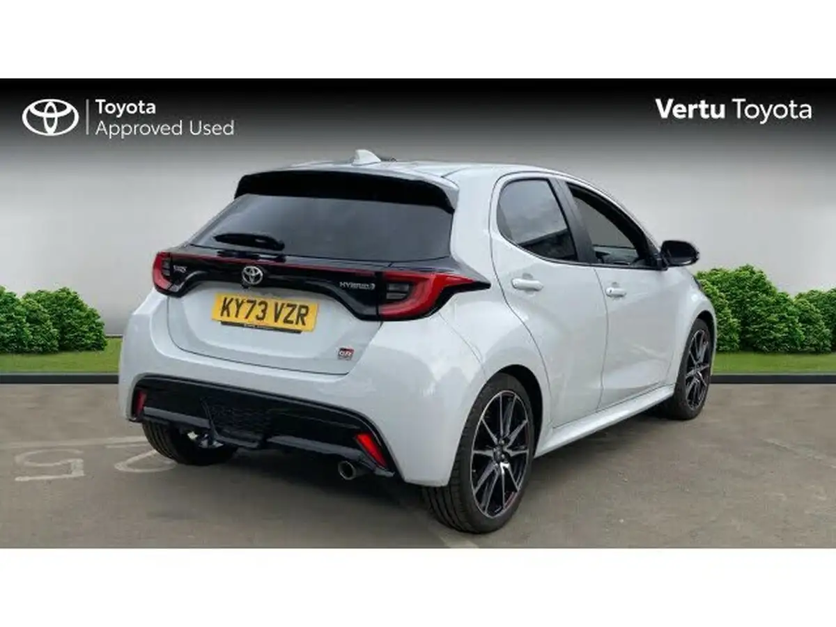 2023-toyota-yaris-15-vvt-i-gr-sport-114bhp-big-1