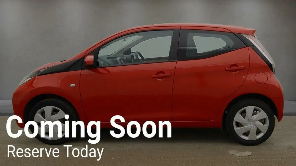 2017-toyota-aygo-10-vvt-i-x-play-71bhp-5d-big-14