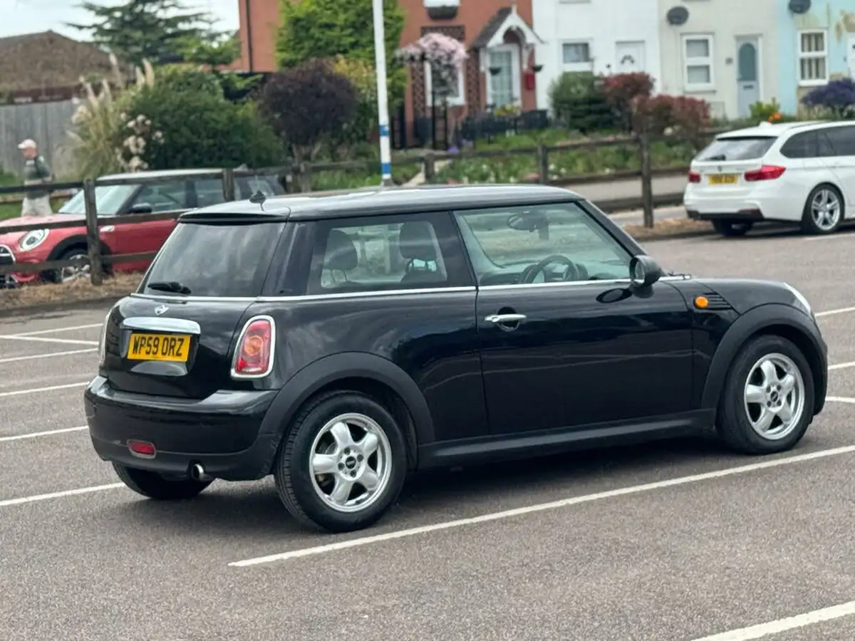 2009-mini-cooper-14-one-95bhp-big-44