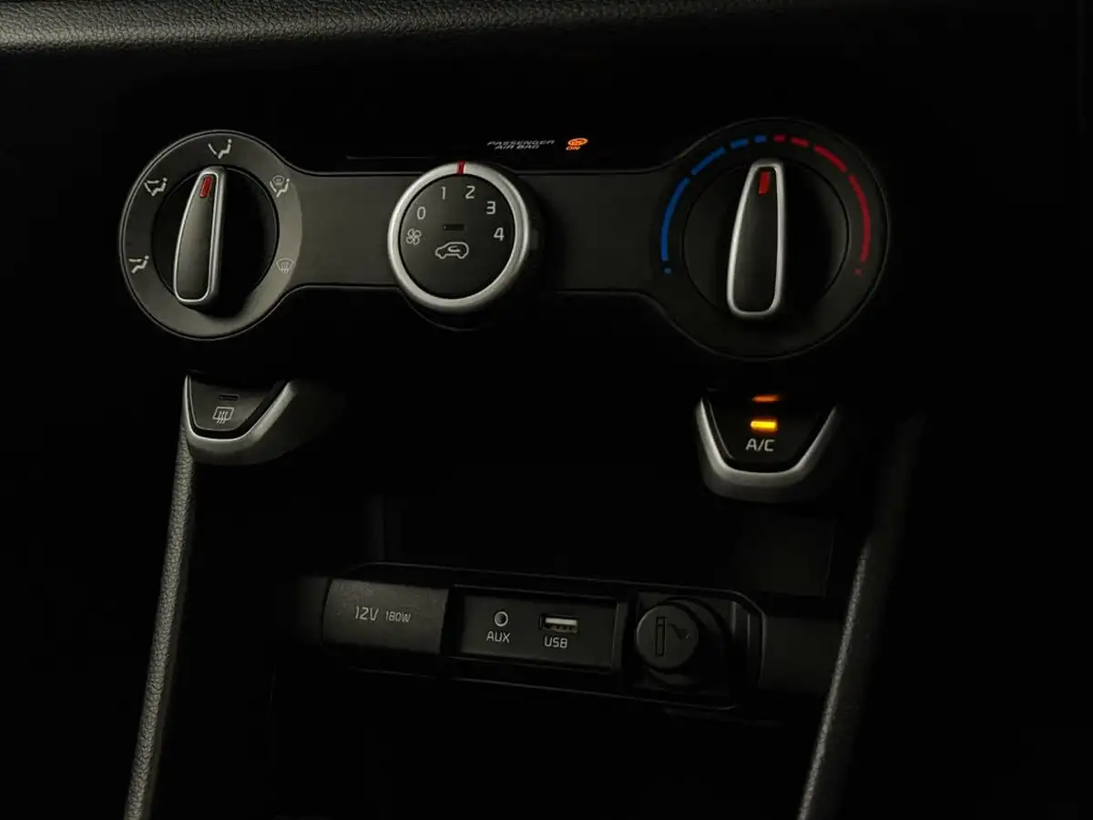 2019-kia-picanto-10-2-big-18