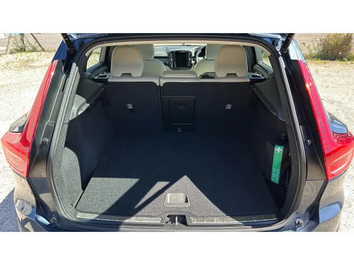 2022-volvo-xc40-15-t5-inscription-pro-big-16