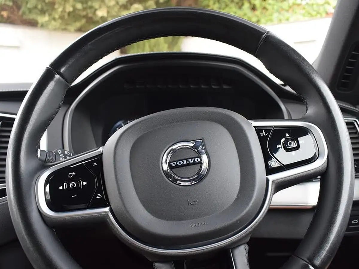 2022-volvo-xc90-20td-b5-r-design-big-19