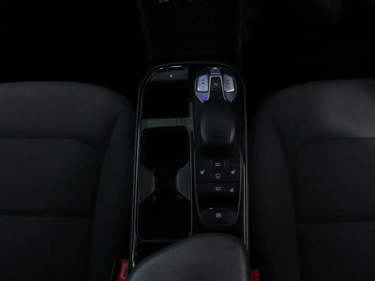 2022-hyundai-ioniq-e-premium-electric-big-15