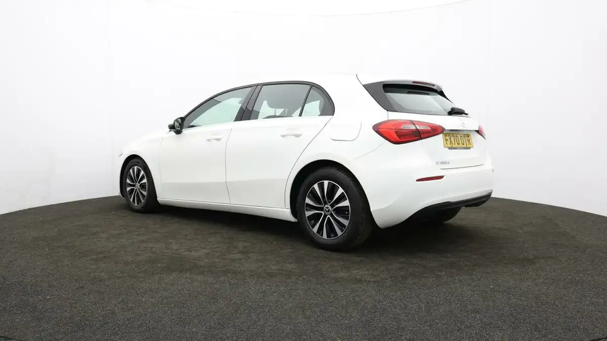 2020-mercedes-benz-a-class-15d-a180d-se-big-66
