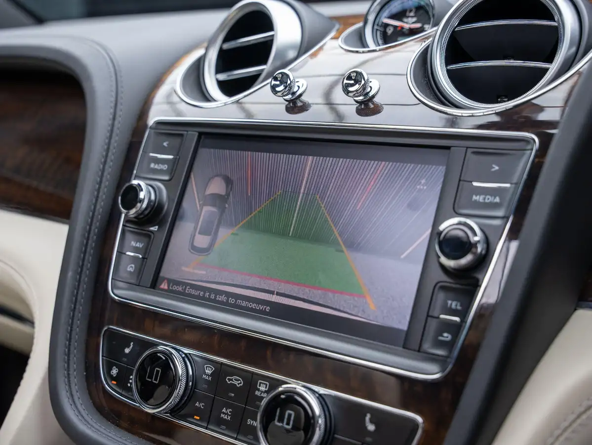 2018-bentley-bentayga-40-diesel-big-5