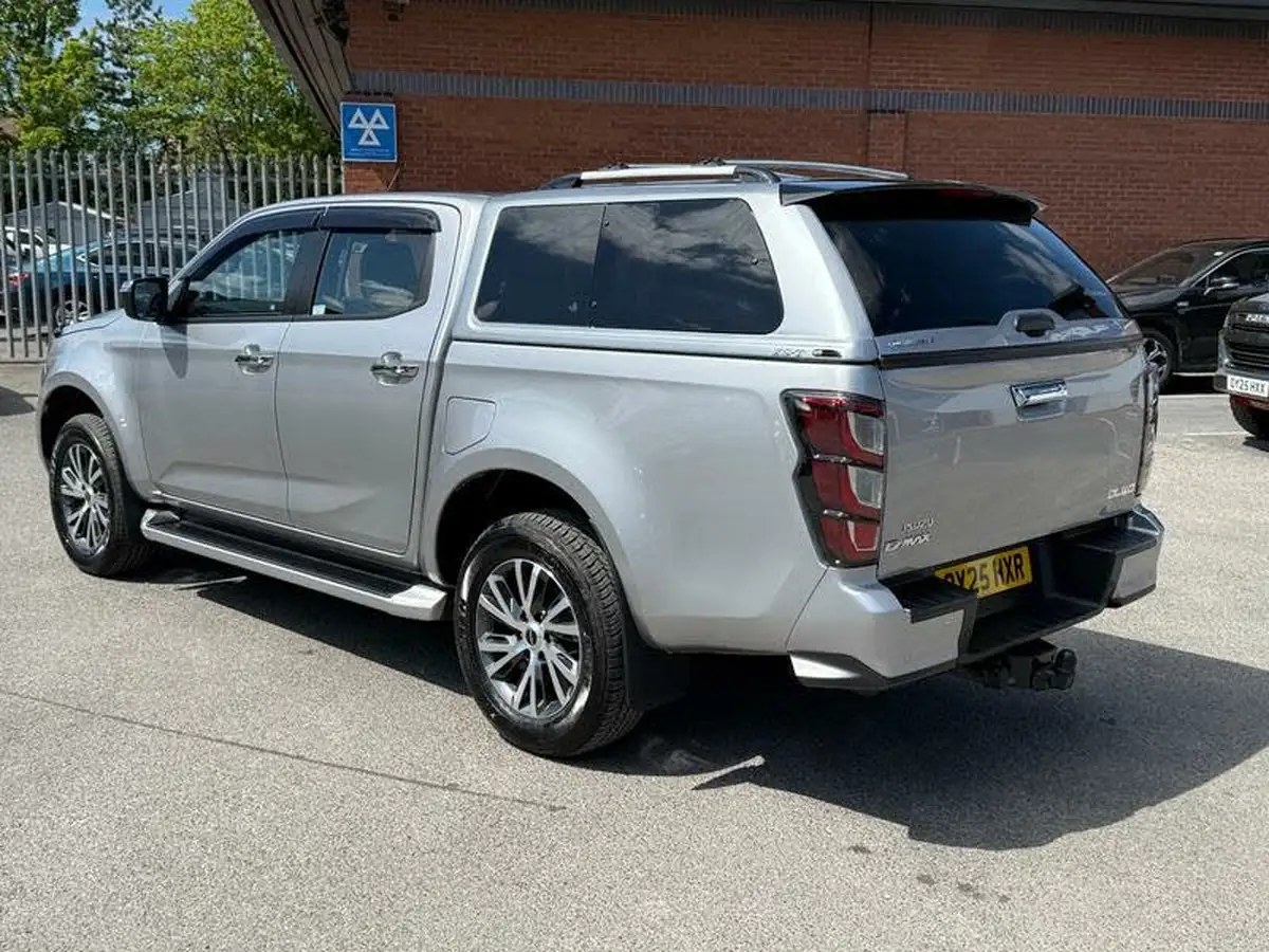 2025-isuzu-d-max-19td-dl40-auto-big-8