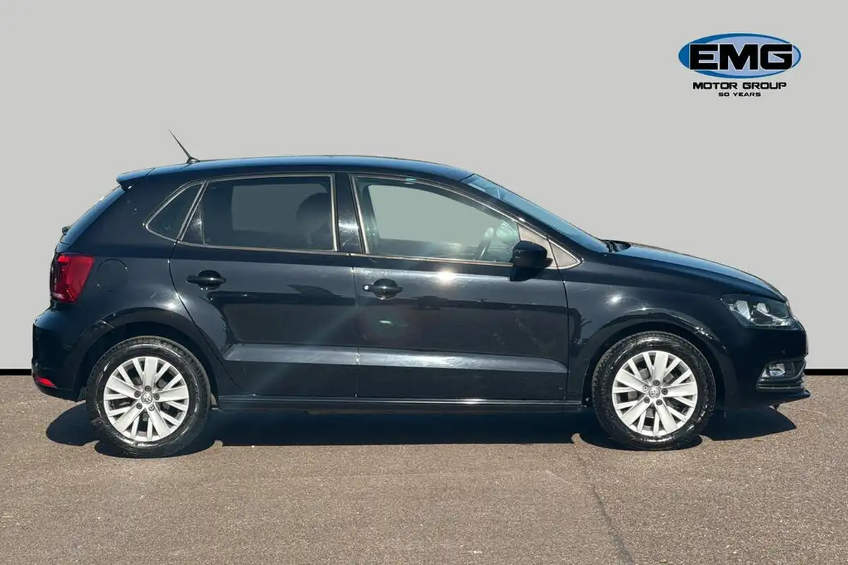 2016-volkswagen-polo-12-tsi-se-5d-big-2