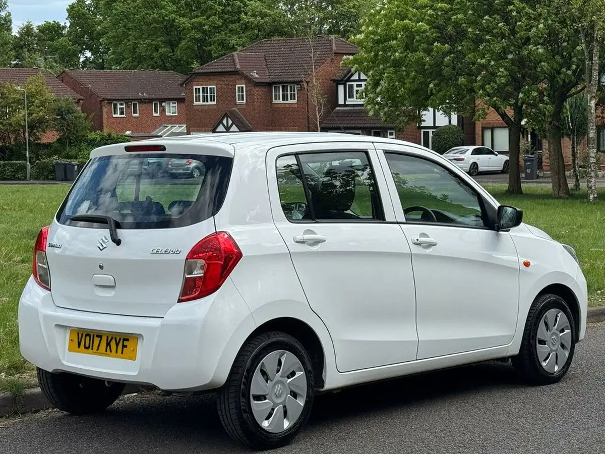 2017-suzuki-celerio-10-sz2-big-5