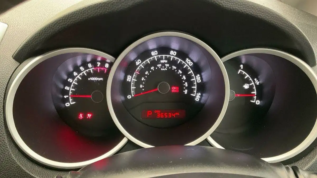 2012-kia-venga-16-2-big-6