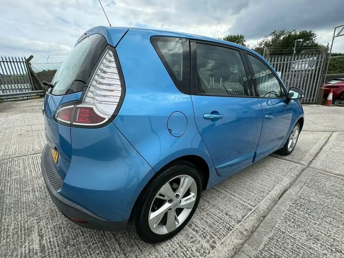 2012-renault-scenic-16-dynamique-tom-tom-big-6