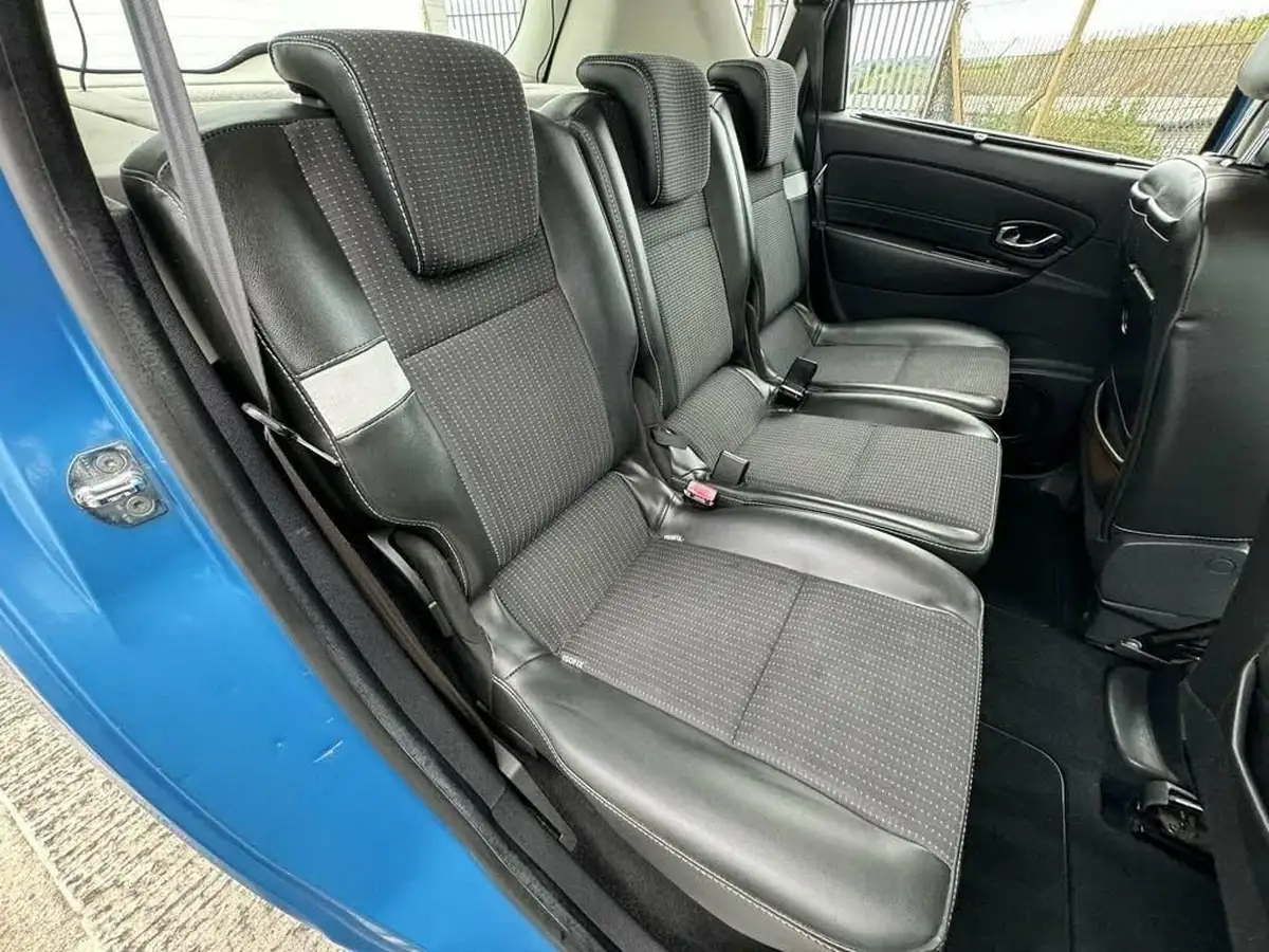 2012-renault-scenic-16-dynamique-tom-tom-big-10