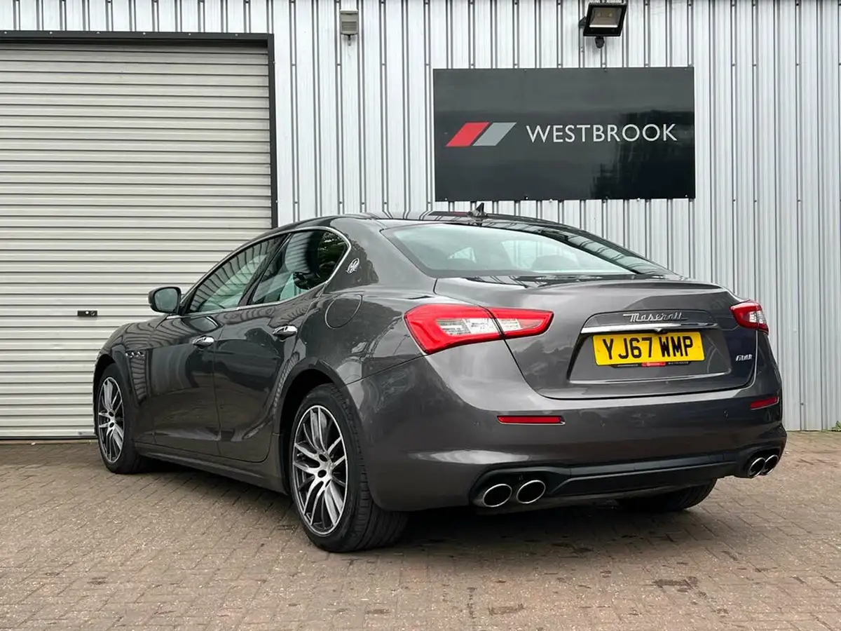 2017-maserati-ghibli-30td-big-9