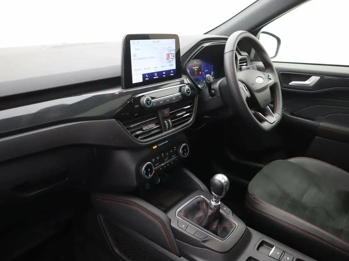 2024-ford-kuga-15t-black-package-edition-big-9
