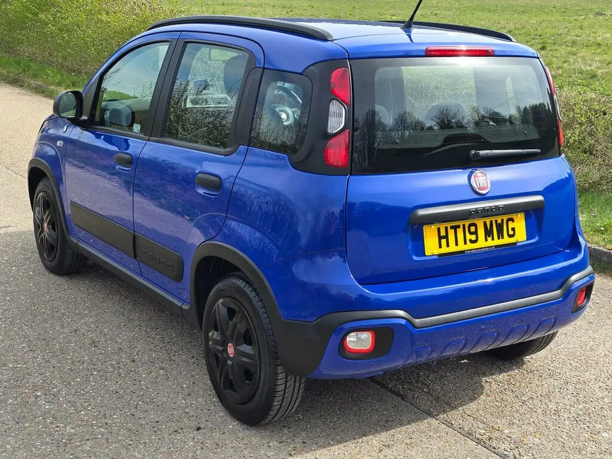 2019-fiat-panda-12-waze-ss-big-2