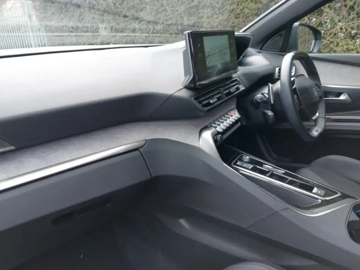 2024-peugeot-3008-suv-12-puretech-gt-130bhp-ss-eat8-big-4