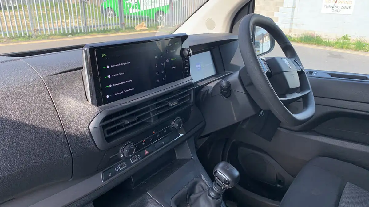 2024-peugeot-expert-20-bluehdi-professional-standard-panel-big-11