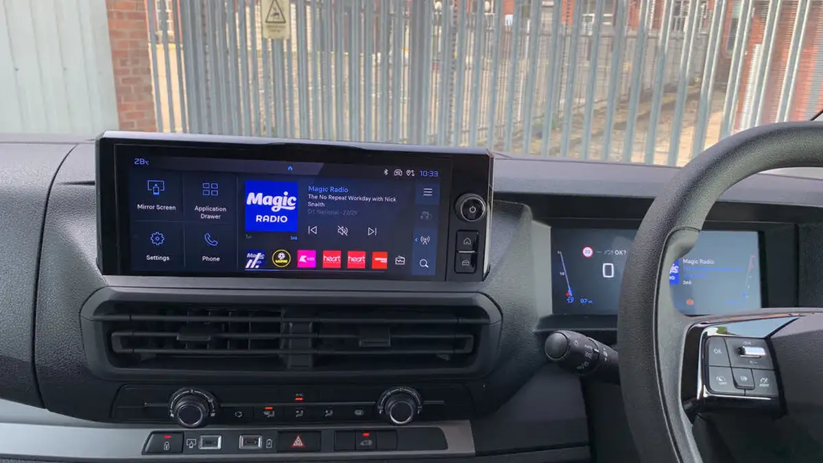 2024-peugeot-expert-20-bluehdi-professional-standard-panel-big-39