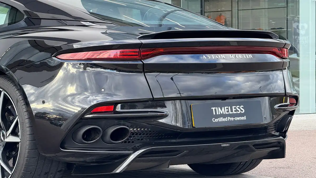 2019-aston-martin-dbs-52-v12-superleggera-big-14