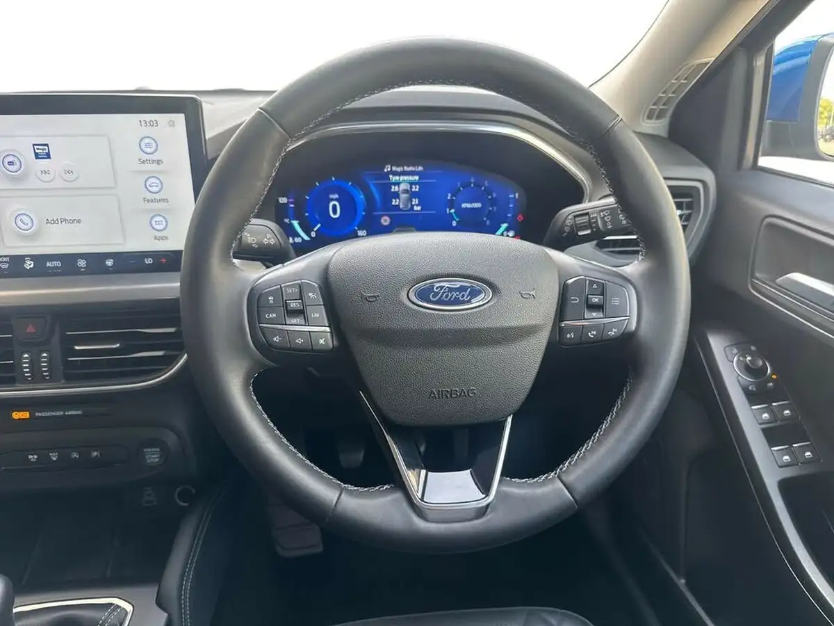 2022-ford-focus-10t-titanium-vignale-155ps-hybrid-mhev-hatchback-big-16