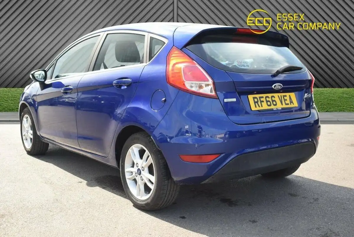 2016-ford-fiesta-10t-zetec-100ps-ecoboost-ss-5d-big-12
