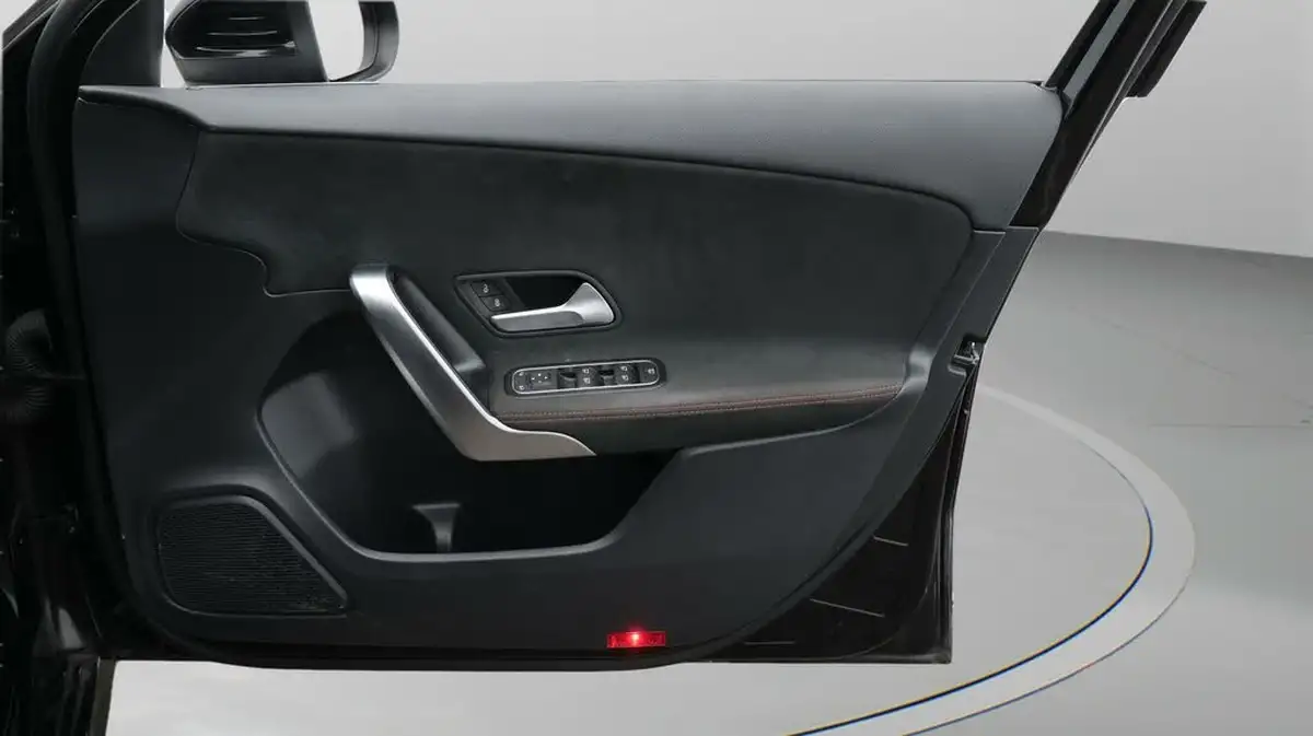 2019-mercedes-benz-a-class-13-a180-amg-line-hatchback-5d-big-15