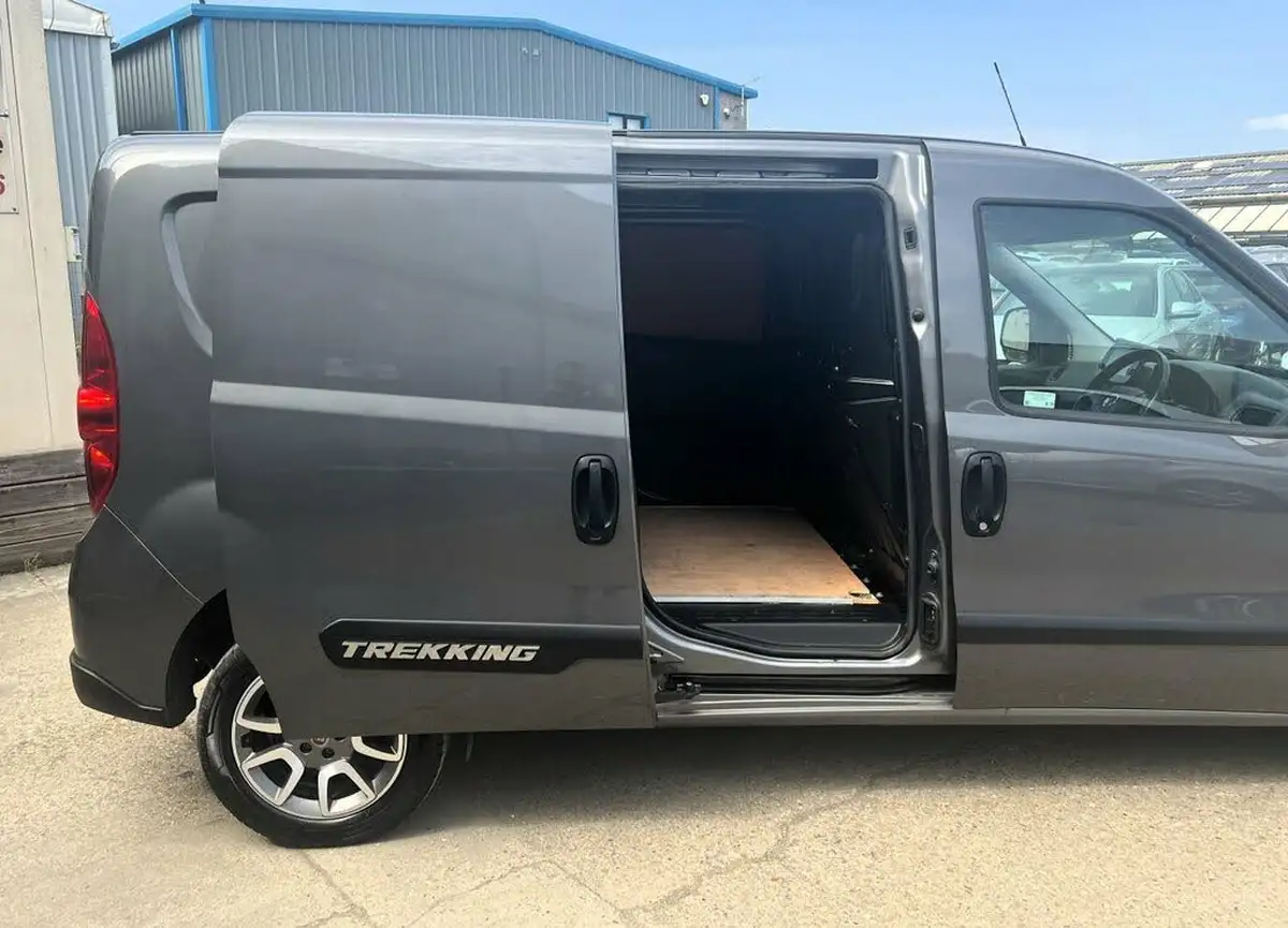 2022-fiat-doblo-cargo-16jtd-l2h1-maxi-trekking-105bhpeu6d-big-7