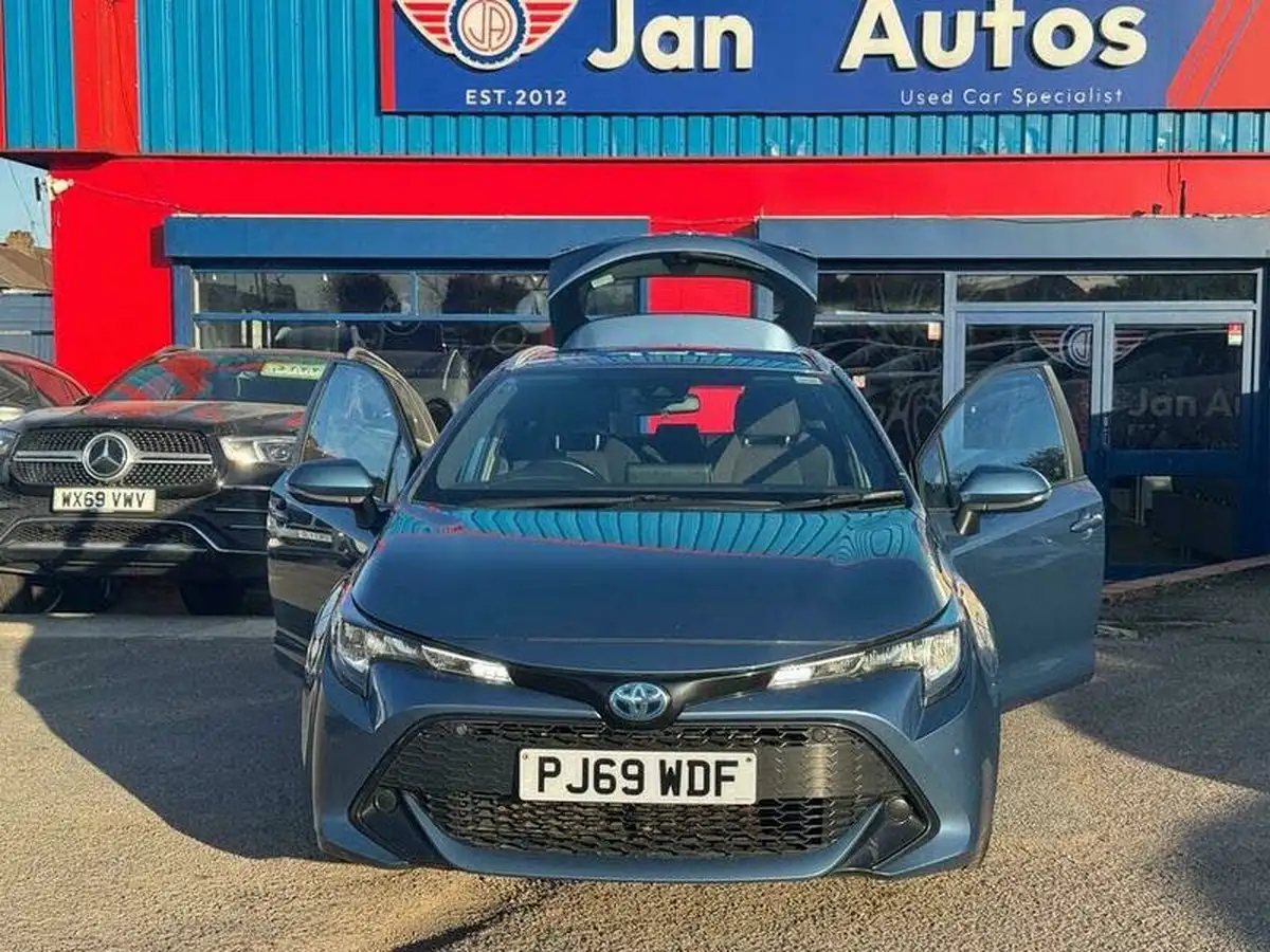 2020-toyota-corolla-18-vvt-i-icon-tech-trk-touring-sports-5d-big-53