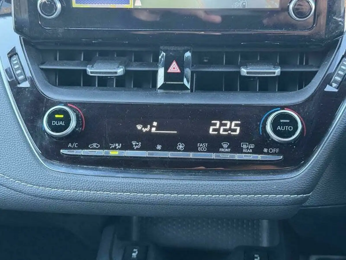 2020-toyota-corolla-18-vvt-i-icon-tech-trk-touring-sports-5d-big-29