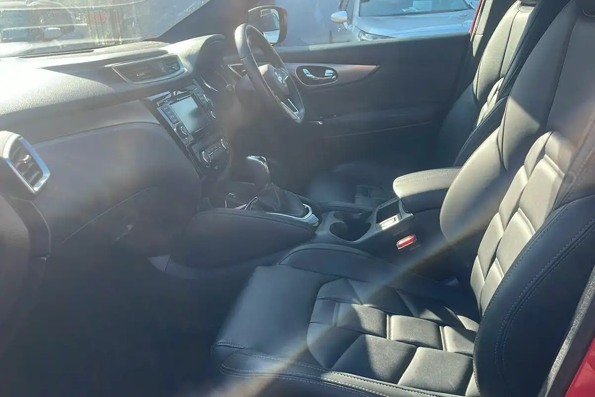 2019-nissan-qashqai-13-dig-t-tekna-160ps-19in-alloys-dct-big-2