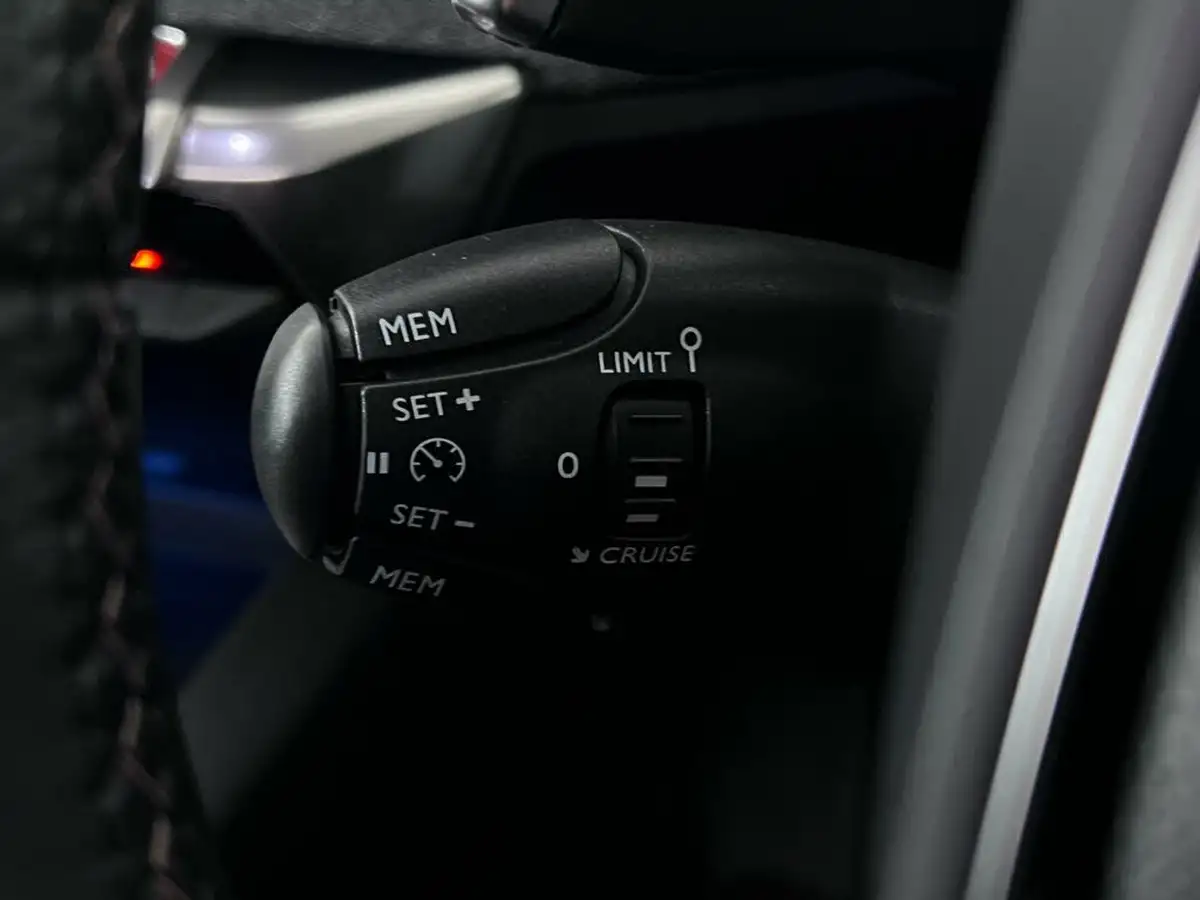 2018-peugeot-5008-suv-16-thp-gt-line-big-22