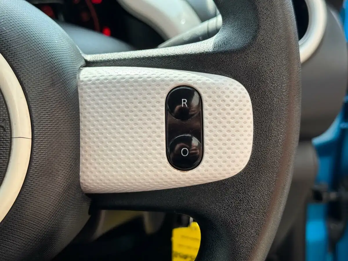 2015-renault-twingo-10-sce-play-big-13