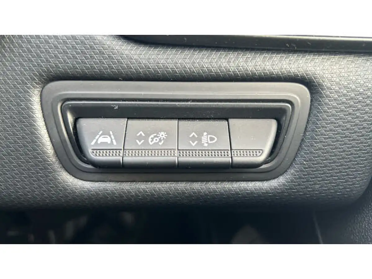 2021-renault-clio-10-tce-iconic-edition-big-21