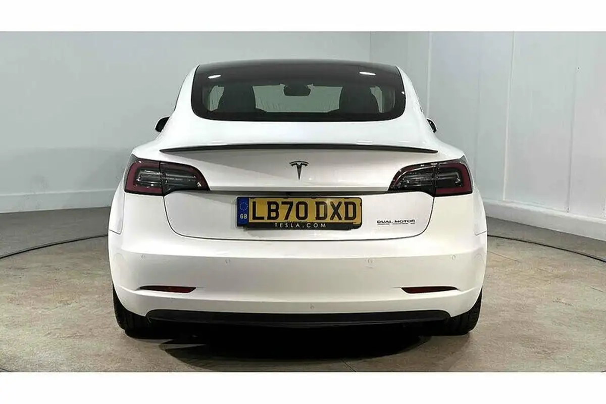 2020-tesla-model-3-e-performance-big-8