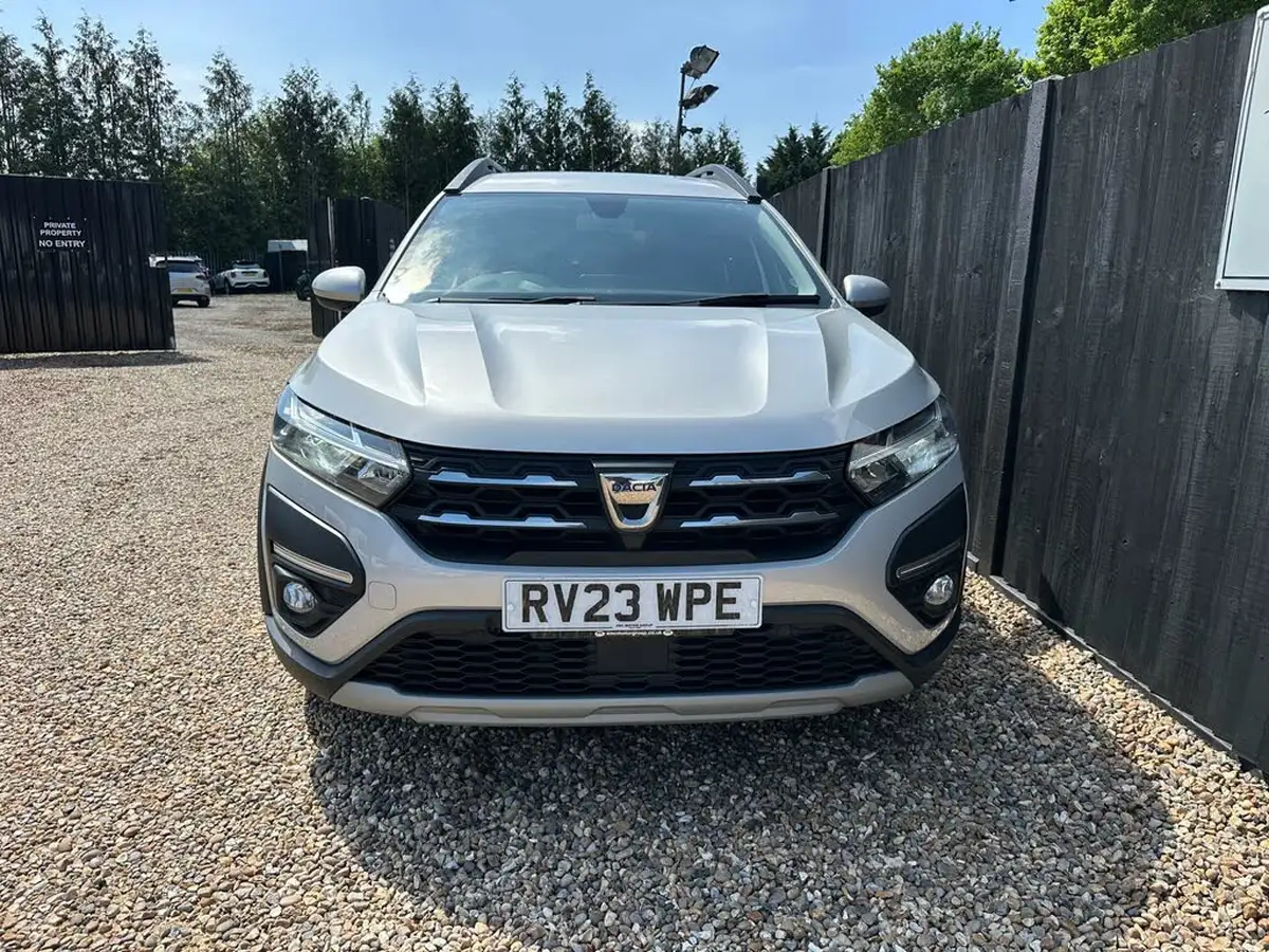 2023-dacia-jogger-10-tce-comfort-big-4