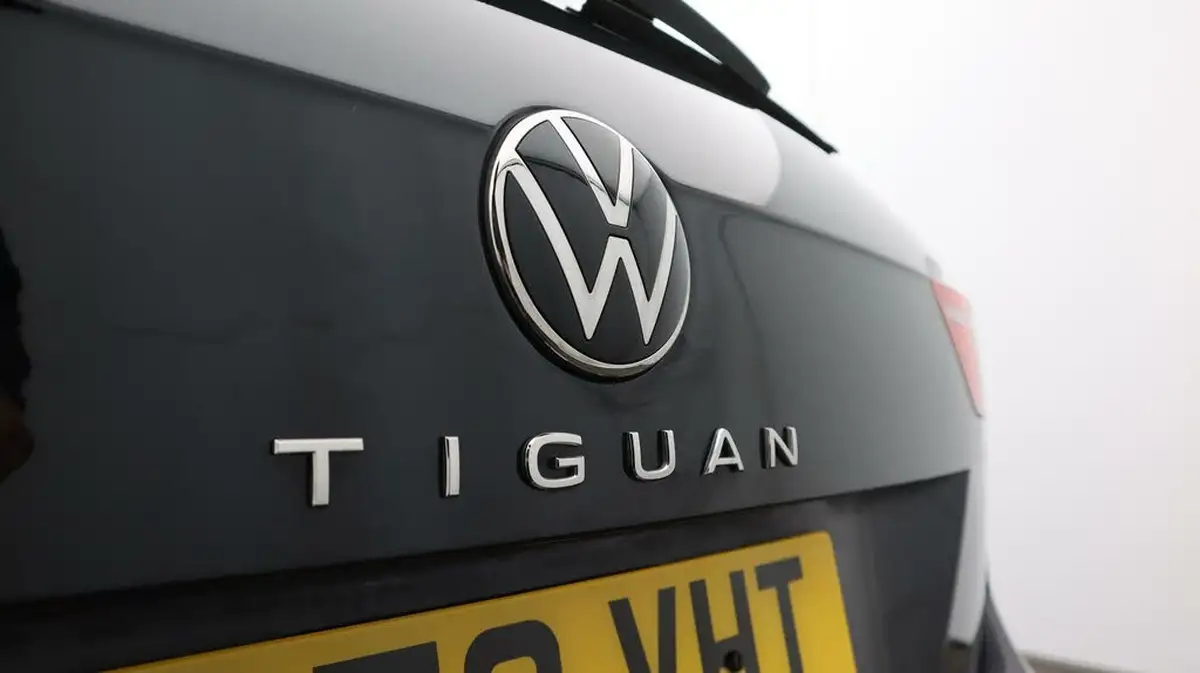 2023-volkswagen-tiguan-allspace-15-tsi-r-line-big-26