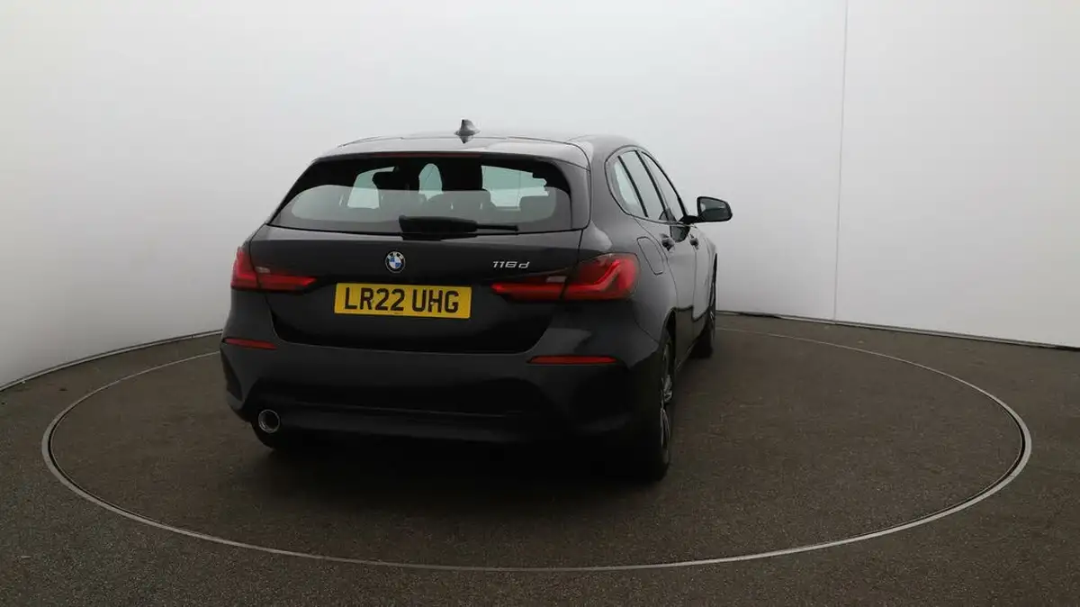 2022-bmw-1-series-15td-116d-sport-dct-big-48